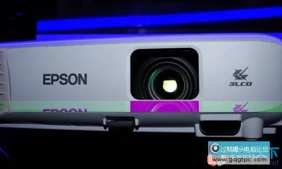 投影仪怎样选？买投影仪要考虑的8个关键因素